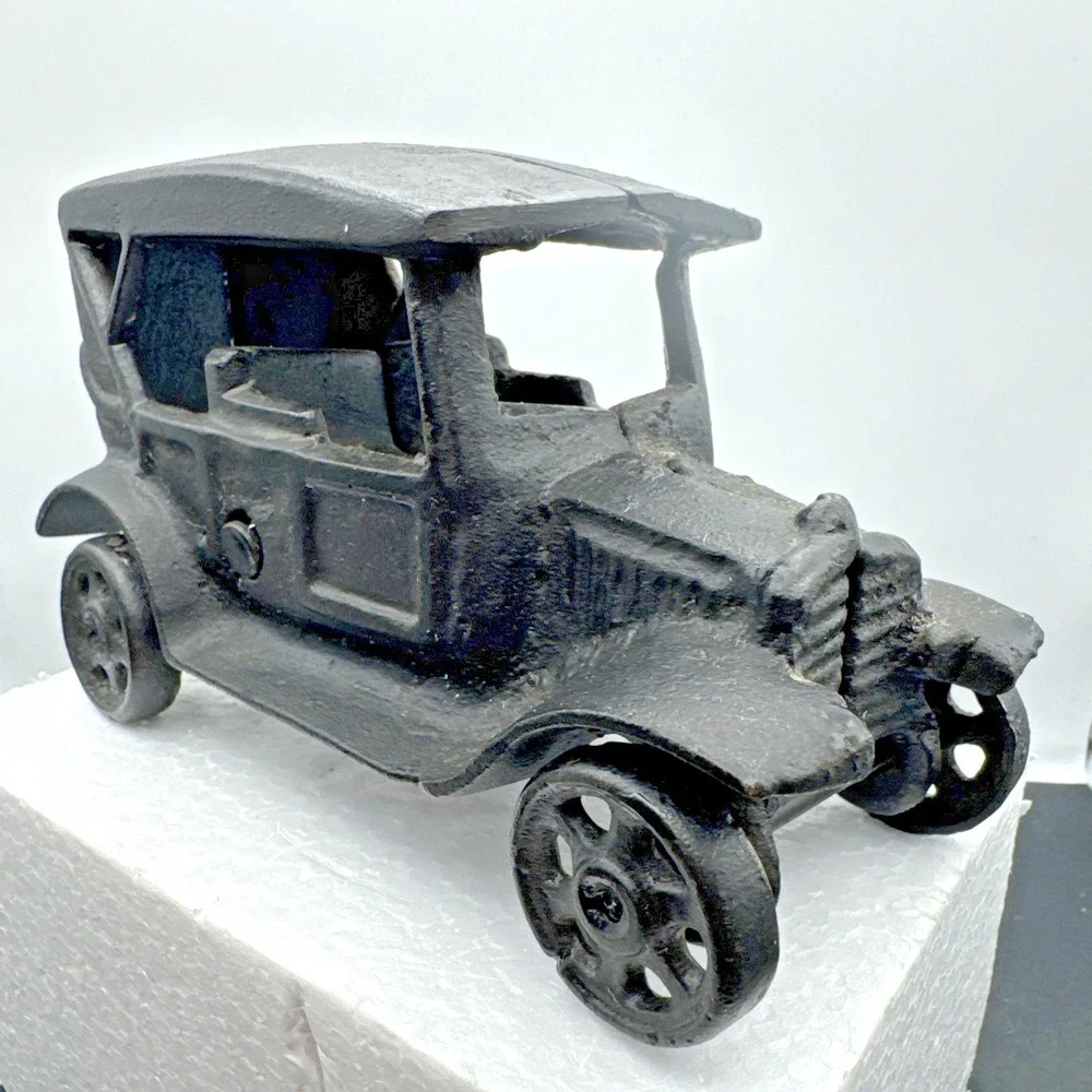 Antique Cast Iron Ford Model T Sedan Marked JM‎ 135 Toy Car